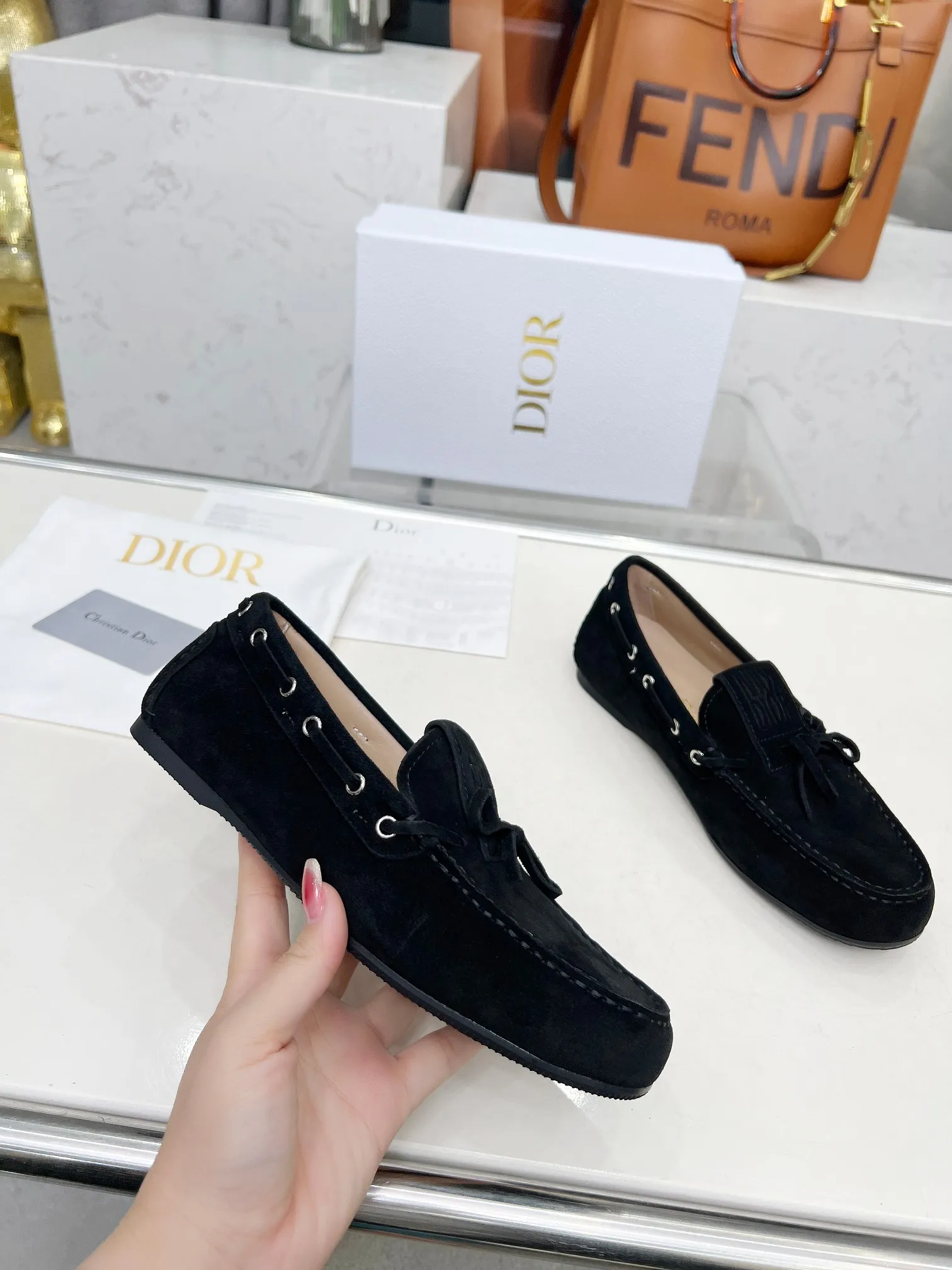 👟👟Ex-factory price 500👟👟 Dior's new spring and summer ultra-light jelly series loafers are brand new. The layout strives to create fashionable classic items. New products created at the first substantial show of Paris Fashion Week. The inspiration is cleverly combined by the D chief designer on the perfect shoe shape. Paired with brand buckles, it is even more fashionable! Original version, perfect and exquisite workmanship!  ✔️Upper: original fabric ✔️Inner lining: imported sheepskin lining ✔️Sole: original outsole ✔️Size: #35-41 (40 41 customized items are not returnable)